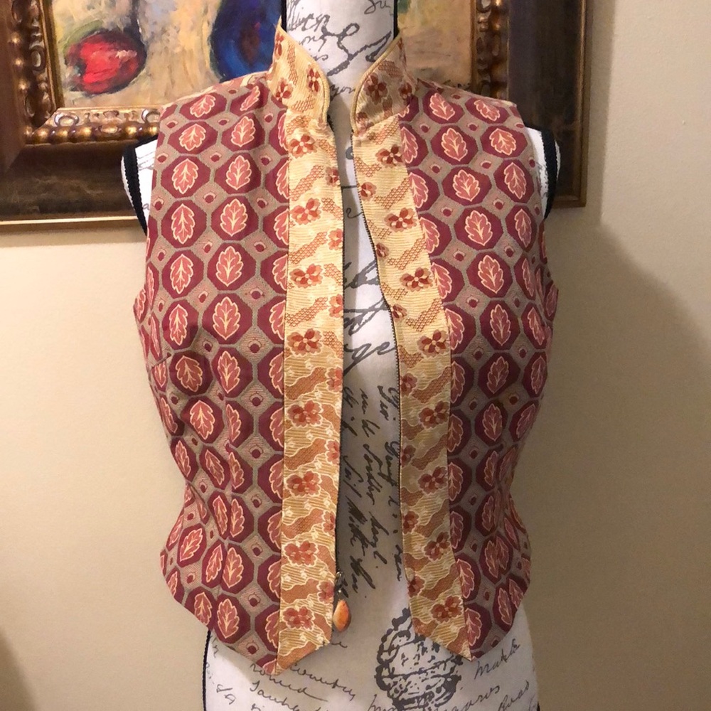 Tapp NY Vintage lined mixed brocade fabric zipper with bead pull sleeveless vest